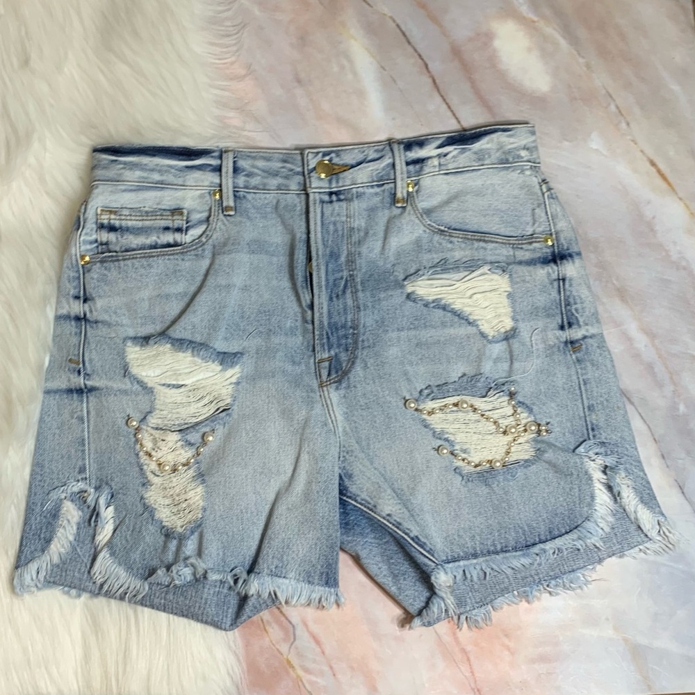 GOOD AMERICAN Bombshell Distressed Pearl Shorts